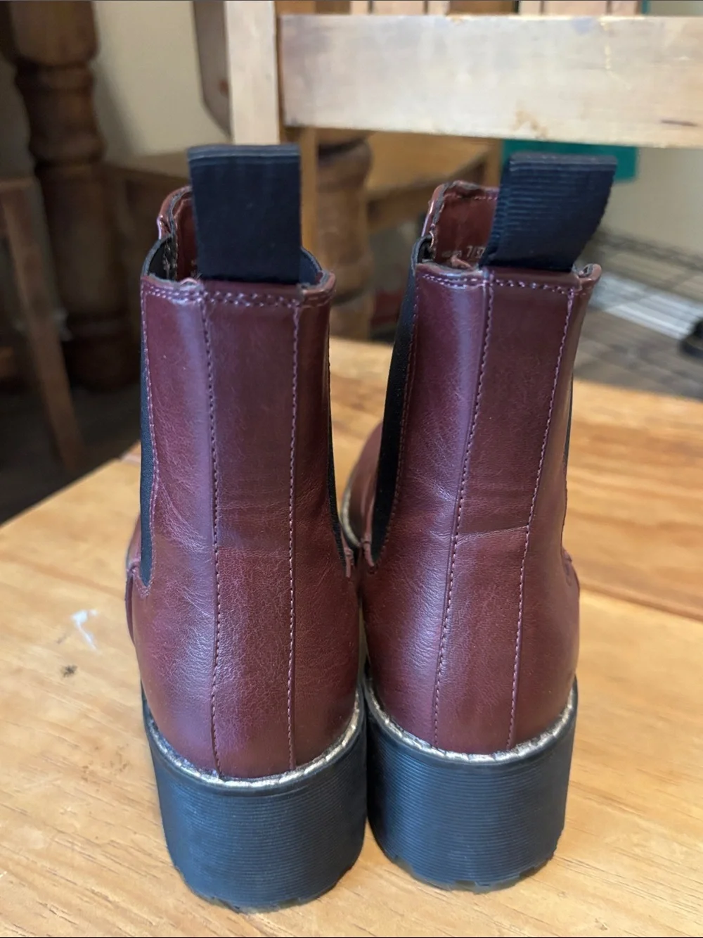 Women's Chelsea Platform Ankle Boots - Burgundy